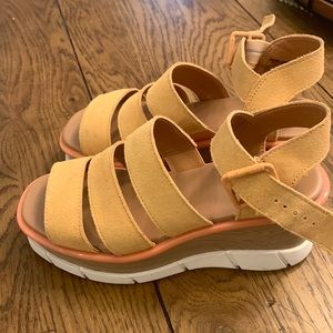 Sorel Joanie ankle strap wedge sandals size 6